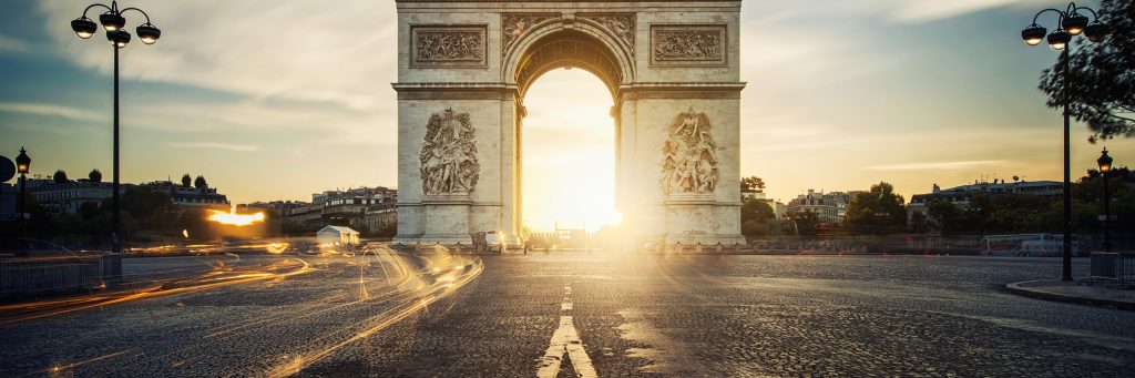 Leila Est En Visite à Paris